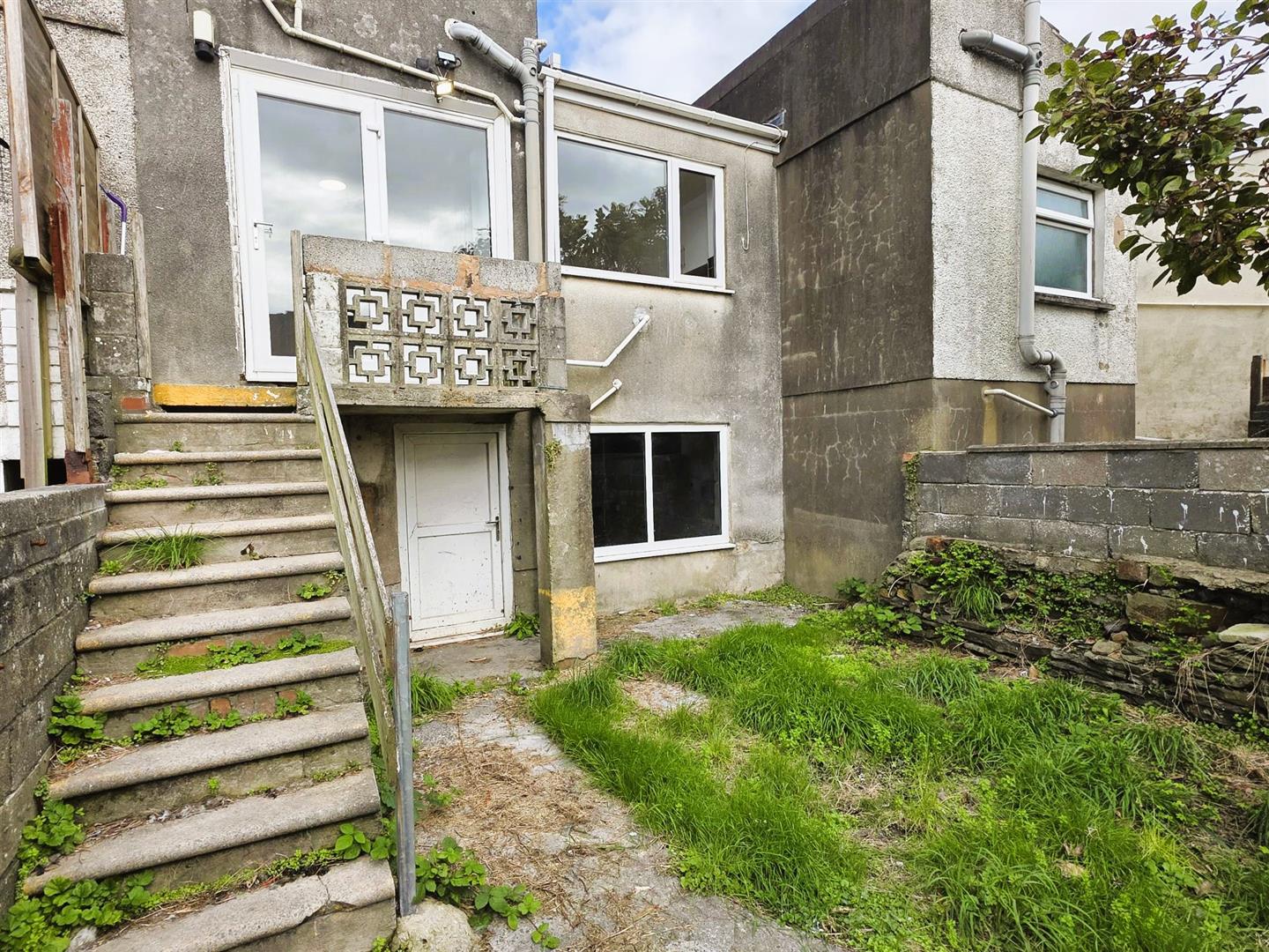 Dillwyn Street, Llanelli, SA15 1BU